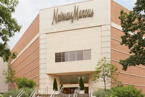 neiman marcus white plains hours